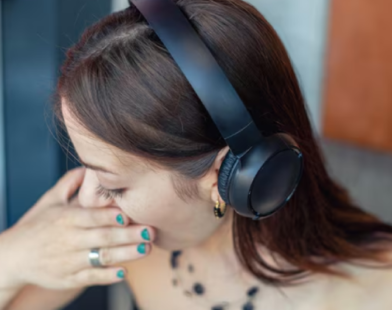 Wireless Microphone Headsets Are Changing Modern Communication