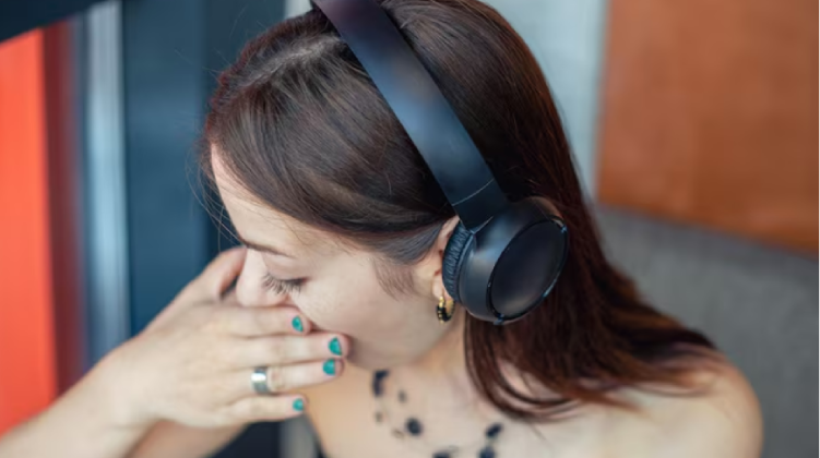 Wireless Microphone Headsets Are Changing Modern Communication
